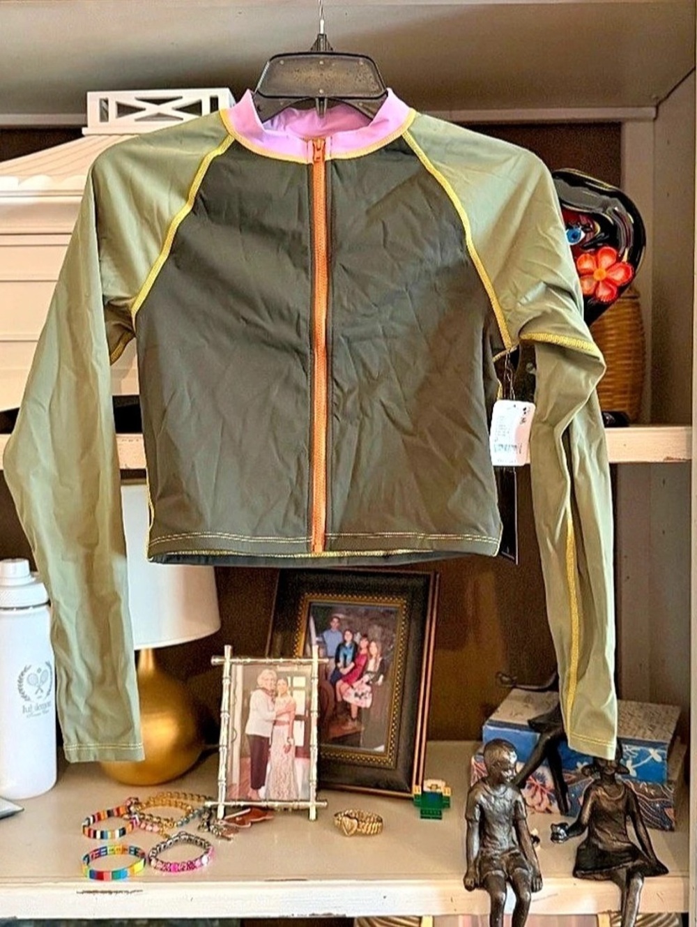 It's now cool sz Medium M Contour rashguard Imbibe colorway